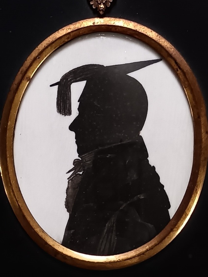 19th Century Oval Silhouette Portrait of a Gentleman in a Mortarboard Cap (1)ter.jpg